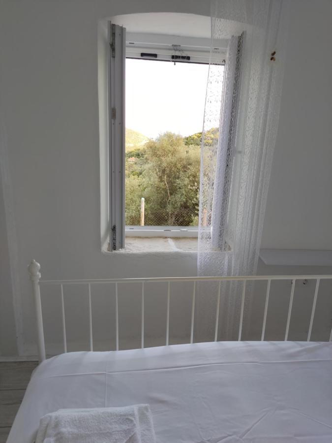 Stathis Guesthouse Fternon Eksteriør billede